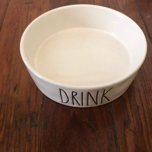 LIKE NEW RAE DUNN “DRINK” PET FEEDING TRAY 🐶🐱